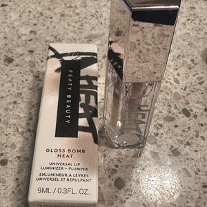 Fenty Beauty Glass Bomb Universal  Lip Luminizer+Plumper Glass Slipper Heat.